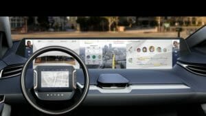 Die Innenansicht des Elektroautos - mit einem Display über das gesamte Armaturenbrett