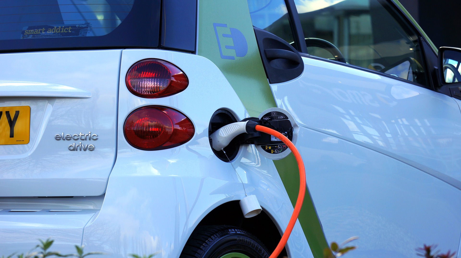 Elektroauto an der Stromtankstelle