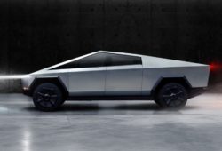 Dieses Artikelbild zeigt den Tesla Cybertruck von der Seite